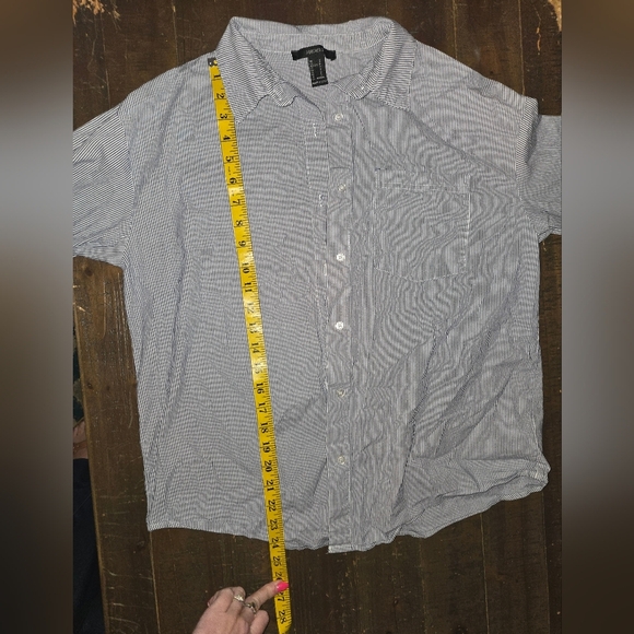Small Forever 21 Blue and White Casual Button Down Shirt - Picture 3 of 4
